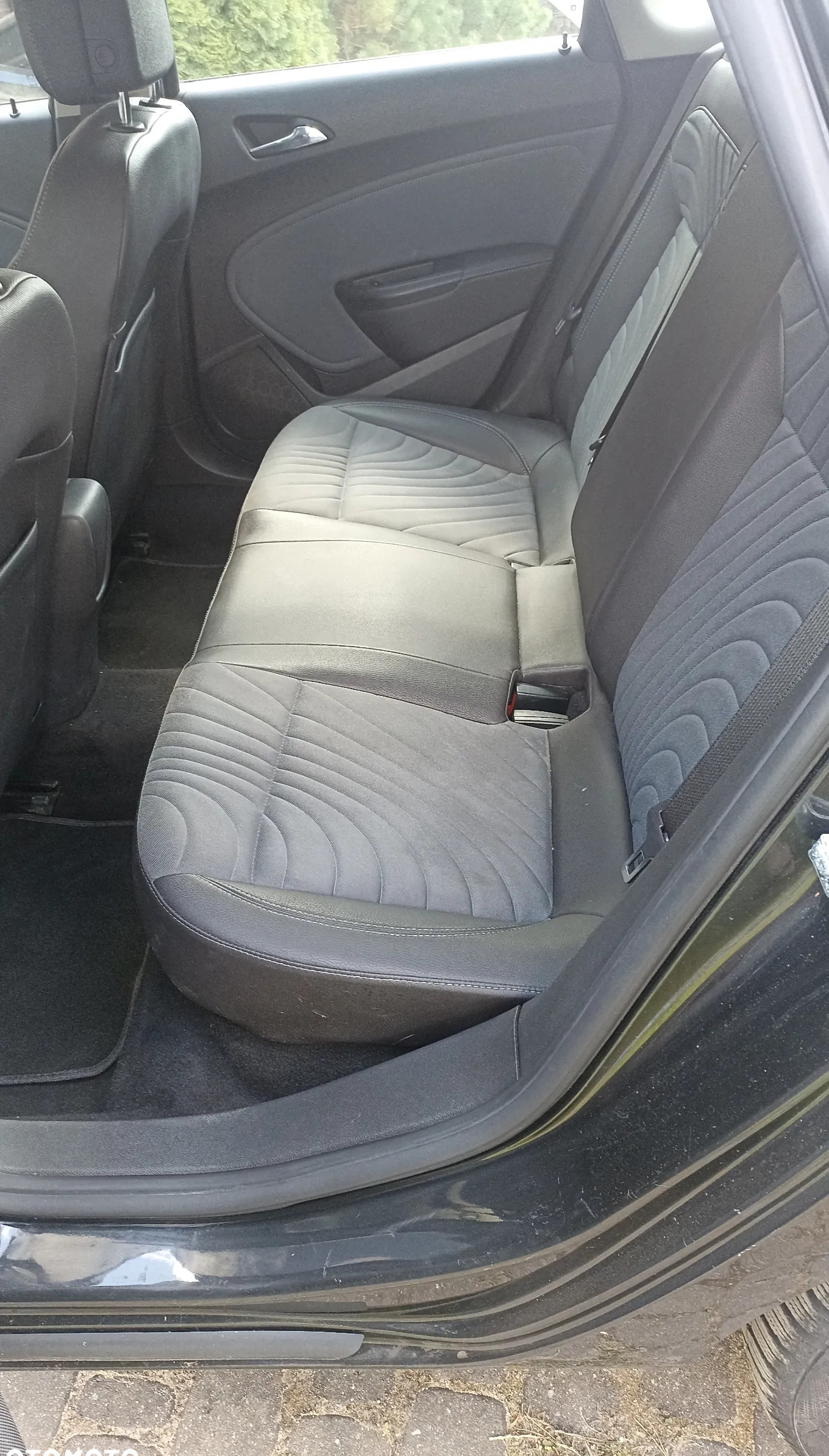 Opel Astra cena 18500 przebieg: 256000, rok produkcji 2013 z Warszawa małe 137